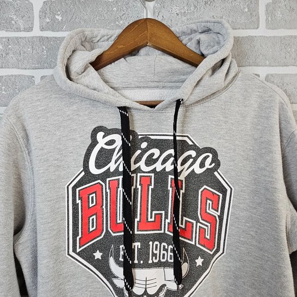 Chicago Bulls Hoodie Men's Small Multicolor Graphic Pullover NBA Basketball Soft - Picture 3 of 8